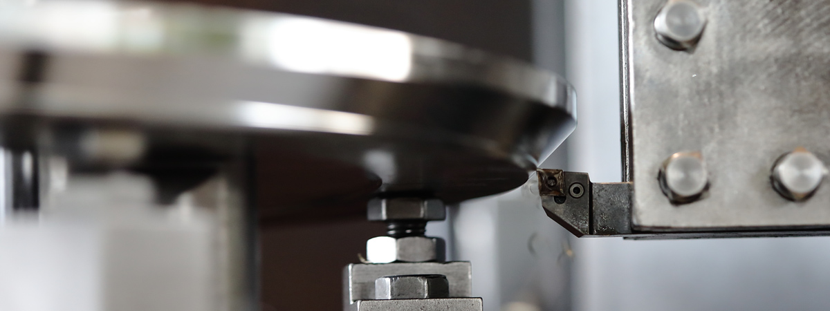 YUZAWAは技術の可能性を求め続ける大型加工メーカーです。